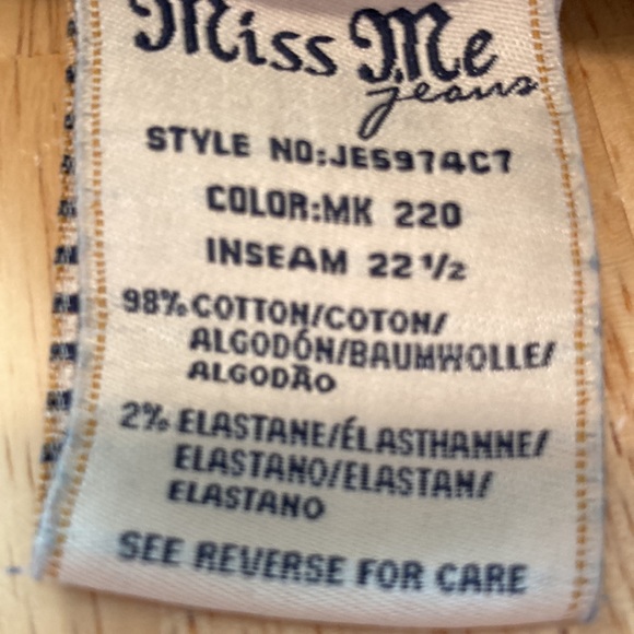Miss Me Crop Jeans - Picture 11 of 11